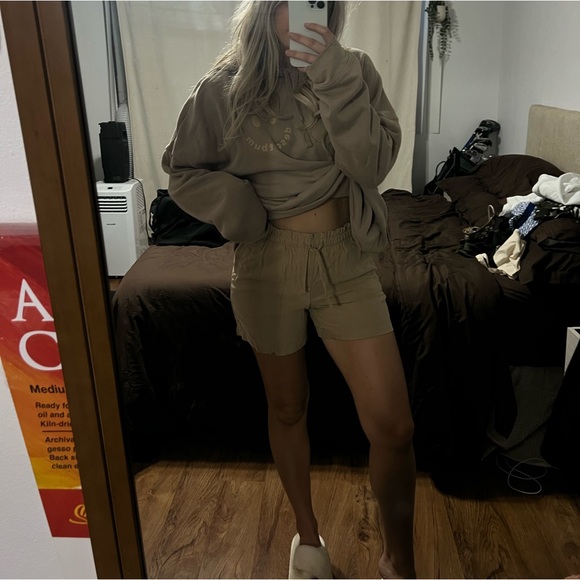 OLD NAVY shorts - Picture 2 of 12